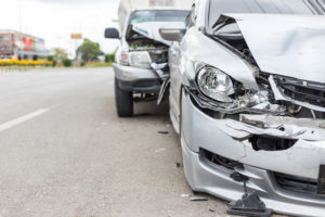 ¿Qué daños puedo reclamar en una demanda por accidente de coche?