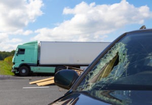 ¿Quién puede ser demandado en una demanda por accidente de camión?